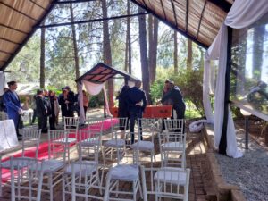 creates a non-religious funeral