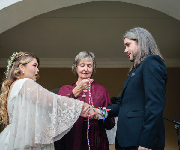 Simple Legal Ceremony vs Full-length Wedding: How To Choose